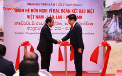 Trưng bày gần 500 tài liệu, ảnh, hiện vật và sách về quan hệ hữu nghị Việt Nam - Lào