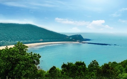 Điểm danh những bờ biển nguyên sơ chờ được khám phá của Việt Nam
