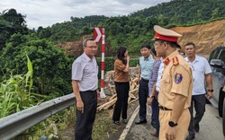 Ông Khuất Việt Hùng trực tiếp kiểm tra vụ TNGT nghiêm trọng tại Thừa Thiên Huế