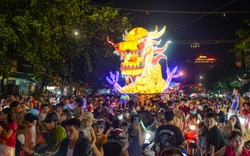Tưng bừng không khí lễ hội Tết Trung thu lớn nhất cả nước ở Tuyên Quang