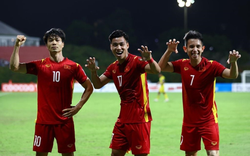 Huyền thoại ĐNÁ tin Singapore tạo bất ngờ cho Việt Nam; Malaysia nhập tịch Sergio Aguero 