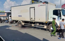 Đồng Nai: Xe máy va chạm với xe tải, 3 người trong gia đình tử vong thương tâm 