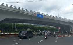 TP.HCM: Cấm xe lưu thông, lên phương án khắc phục sự cố đứt cáp ngầm cầu vượt Nguyễn Hữu Cảnh 