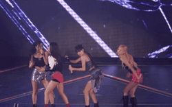 Jisoo tiết lộ gặp sự cố vỡ giọng, Lisa liền khẳng định BLACKPINK đang hát live 