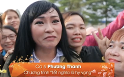 Phương Thanh ngồi xe kéo, hát cho hàng trăm công nhân trong chương trình Giao thừa trên VTV