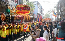 Tưng bừng, rộn ràng lễ hội rước pháo khổng lồ ở làng Đồng Kỵ