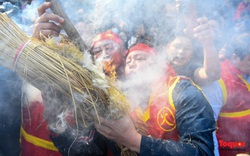 Dân làng Thị Cấm thi kéo lửa thổi cơm ngày đầu Xuân