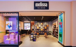 Melissa chiều lòng hội yêu thời trang bền vững với cửa hàng mới ở trung tâm Hà Nội