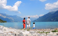 Chuyến du lịch dân dã, gần gũi với thiên nhiên của gia đình nhỏ tại Thụy Sĩ