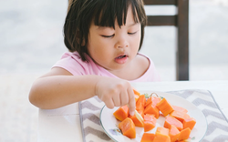 Những loại trái cây giúp trẻ tăng sức đề kháng trong mùa lạnh, ba mẹ nên bổ sung vào thực đơn mỗi ngày của con