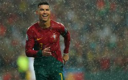 Ronaldo không ngừng lập công, nối dài kỷ lục mà Messi rất khó bắt kịp