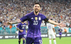 Messi tỏa sáng rực rỡ ngày trở lại, khiến CĐV đối phương cũng phải vỗ tay thán phục