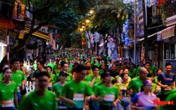 Gần 11.000 vận động viên tham gia giải chạy dưới nắng thu Hà Nội