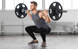 Tiến sĩ Anh 66 tuổi có cột sống như người 25 nhờ 1 bài tập 2 phút: Không cần đến phòng tập hay dụng cụ