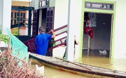 Hơn 700 nhà dân tại Quảng Trị đang còn bị ngập sau mưa lũ