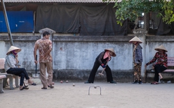 Croquet: Môn thể thao quý tộc Châu Âu trở thành thú vui mỗi ngày của người cao tuổi làng quê Việt Nam
