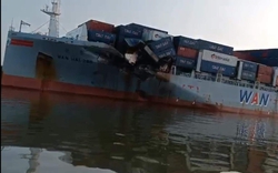 TP.HCM: Hai tàu container biến dạng sau va chạm trên sông