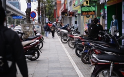 Toàn cảnh đường phố Hà Nội sau đợt ra quân giành lại vỉa hè: Chỗ thoáng vẫn thoáng, chỗ chiếm vẫn chiếm