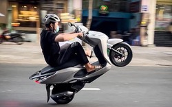 Mượn xe mới chạy thử nhưng bốc đầu, thanh niên và chủ xe bị CSGT TP.HCM xử lý