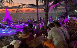“Đắm chìm” trong điệu Techno House tại quán bar biển ở Phú Quốc