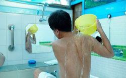 Người đàn ông đột tử do nhồi máu não khi đang tắm, bác sĩ nhắc 4 thói quen tắm đừng nên mắc phải