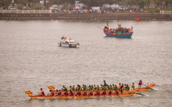 Sôi nổi lễ hội đua thuyền truyền thống trên sông Nhật Lệ