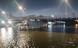 TP.HCM: Cầu An Phú Đông bị sà lan đâm cong vênh, khẩn cấp cấm ô tô lưu thông 
