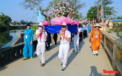 Người dân, du khách trải nghiệm nhiều hoạt động ý nghĩa tại Lễ hội làng Dương Nỗ