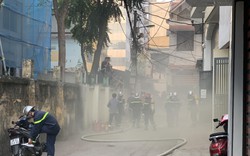 Cháy khu dân cư ở Hà Nội, khói đen bốc cao hàng chục mét