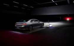 BMW khoe căn hầm thử đèn ô tô bí mật dài hơn sân bóng đá