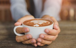 Nghiên cứu mới làm rõ mối liên hệ giữa việc uống cà phê và nguy cơ mắc bệnh tim 