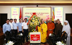 Công an tỉnh Thừa Thiên Huế thăm, chúc mừng Đại lễ Phật Đản năm 2023