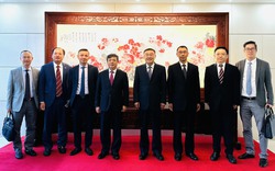 Thứ trưởng Đoàn Văn Việt làm việc với Bộ Văn hóa và Du lịch Trung Quốc