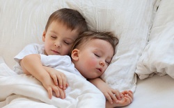 Rèn thói quen ngủ cho con: Bé sẽ có giấc ngủ ngon và sâu hơn nếu bố mẹ biết 10 điều này