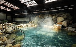 Đi ngược xu hướng lên rừng xuống biển: tắm onsen giữa mùa hè tại Yoko Onsen Quang Hanh đang được ưa chuộng 
