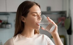 Mỗi sáng ngủ dậy đều làm đủ 5 việc này, xương khớp của bạn về già vẫn khỏe mạnh