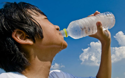 Người tuổi thọ kém thường có 4 biểu hiện này khi uống nước: Nếu không sở hữu bất cứ điều nào thì xin chúc mừng
