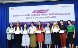  38 học viên xuất sắc hoàn thành khóa Đào tạo Giáo viên tiếng Hàn bậc phổ thông năm 2022
