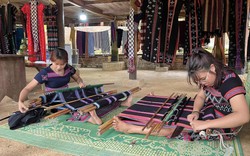 Tháng 7 khám phá “Sắc màu thổ cẩm” tại Làng Văn hóa - Du lịch các dân tộc Việt Nam