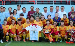 Thủ tướng gặp mặt, động viên Đội tuyển bóng đá nữ trước khi lên đường dự World Cup 2023