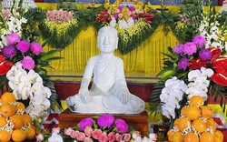 Khai tượng Phật hoàng Trần Nhân Tông bằng ngọc quý