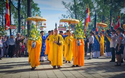 Hàng vạn người dân dự Lễ hội Quán Thế Âm tại Thừa Thiên Huế