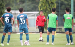 HLV Hoàng Anh Tuấn không muốn cầu thủ trẻ bị áp lực tại Asiad 19