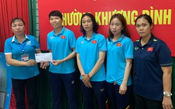 ĐT nữ Việt Nam sẻ chia với gia đình các nạn nhân vụ cháy ở Hà Nội