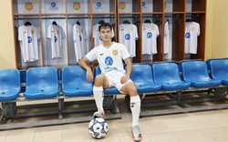 Văn Toàn nhận lót tay hơn 10 tỷ, cùng mức lương 100 triệu/tháng khi gia nhập Nam Định FC