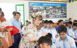 Nữ tỷ phú Nguyễn Thị Phương Thảo bất ngờ thăm các em nhỏ tại Làng SOS