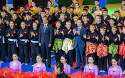 Chủ tịch nước Võ Văn Thưởng và Tổng thống Indonesia tham dự buổi biểu diễn võ thuật