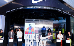 Khinh khí cầu mang biểu tượng Nike bay khắp Hà Nội là thật hay giả?