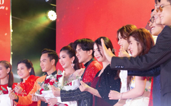 Đan Trường và em gái Linda Trương tỏa sáng tại đêm nhạc The Hazal Show