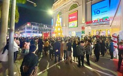 Hàng trăm nghìn người dân và du khách đổ về các TTTM Vincom chào đón năm mới 2024 
